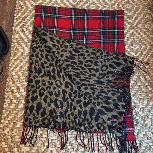 Reversible scarf plaid and leopard print - Picture 3 of 5